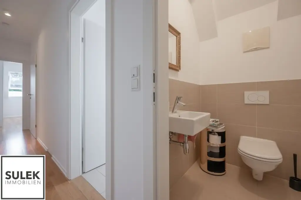 Ab Dezember: zentral begehbare 3 Zimmer Dachgeschoss Wohnung mit südseitigem Balkon im Herzen Döblings!
