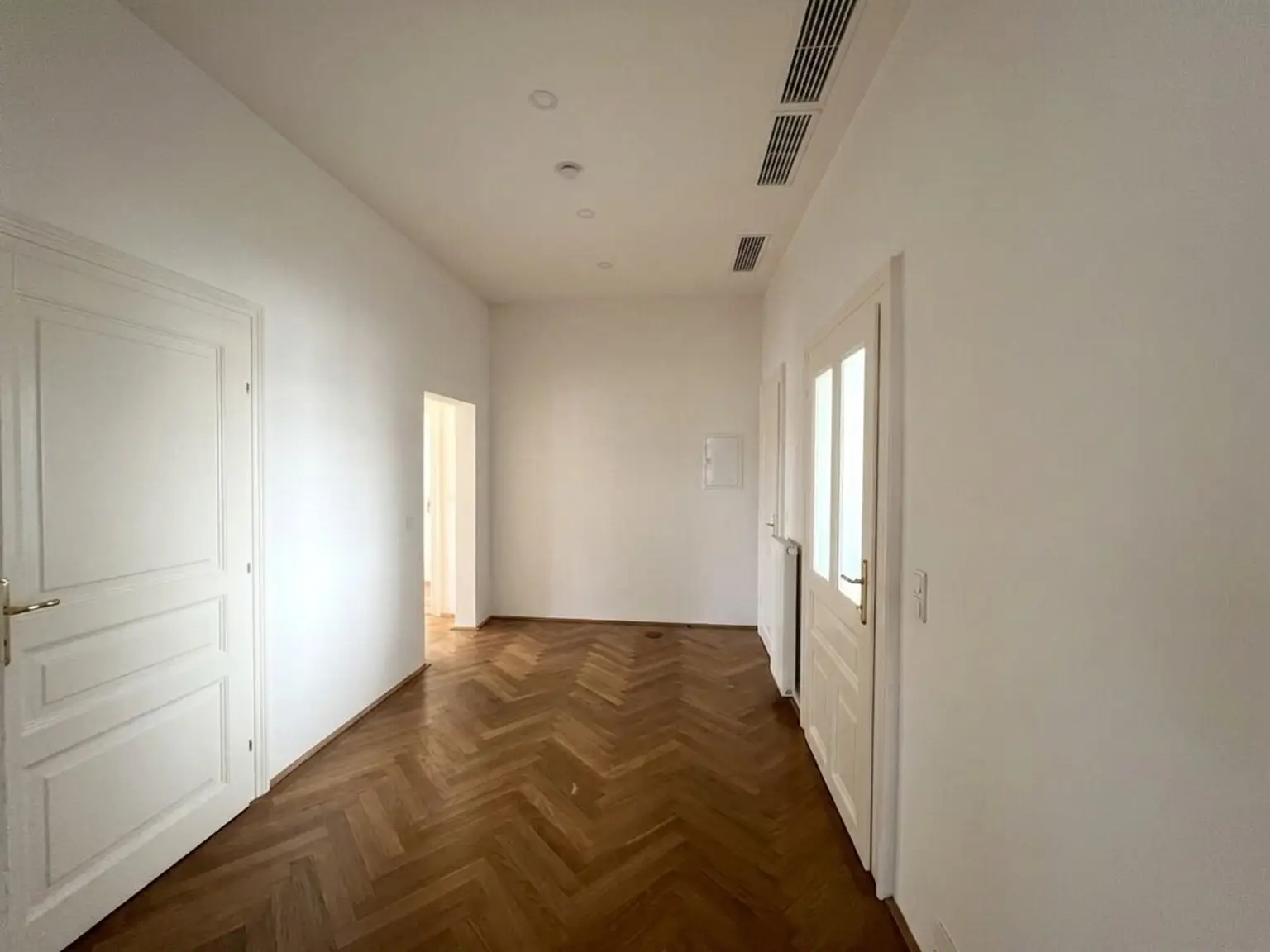 UNBEFRISTET: Charmante 2-Zimmer-Altbauwohnung nahe Volkstheater