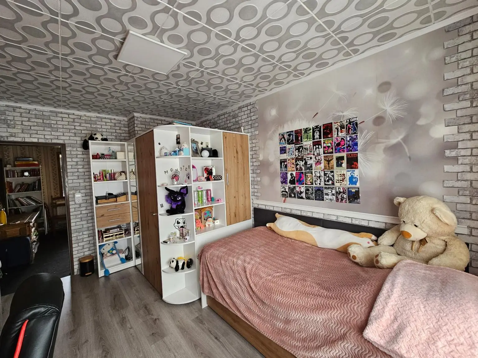 Dachgeschoß Zimmer 2 (2)