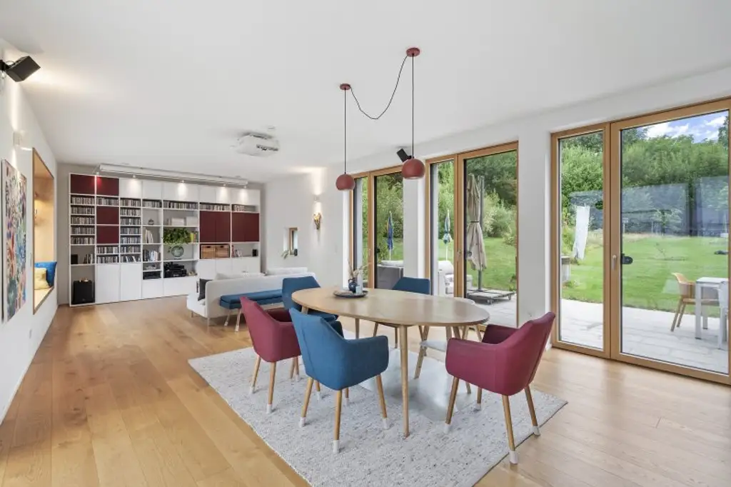 Exklusives Einfamilienhaus mit Blick auf das Sacré Coeur in Pressbaum