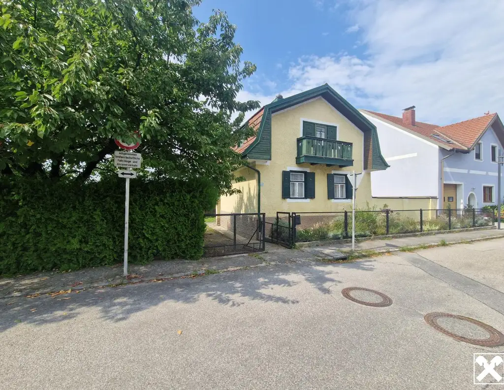 BAUEN UND WOHNEN IN ALLERBESTER WOHN- UND ZENTRUMSLAGE VON KIRCHBERG AM WAGRAM MIT ALTBESTAND