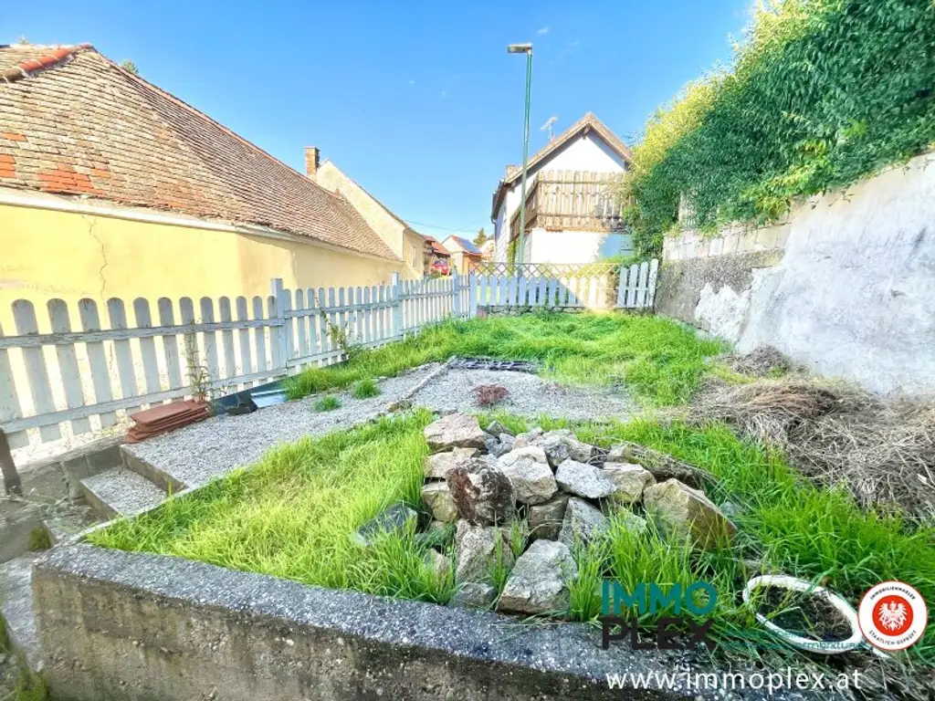 Einfamilienhaus mit 3 Zimmer und Garage zum FERTIG herrichten in Zemling zu verkaufen!