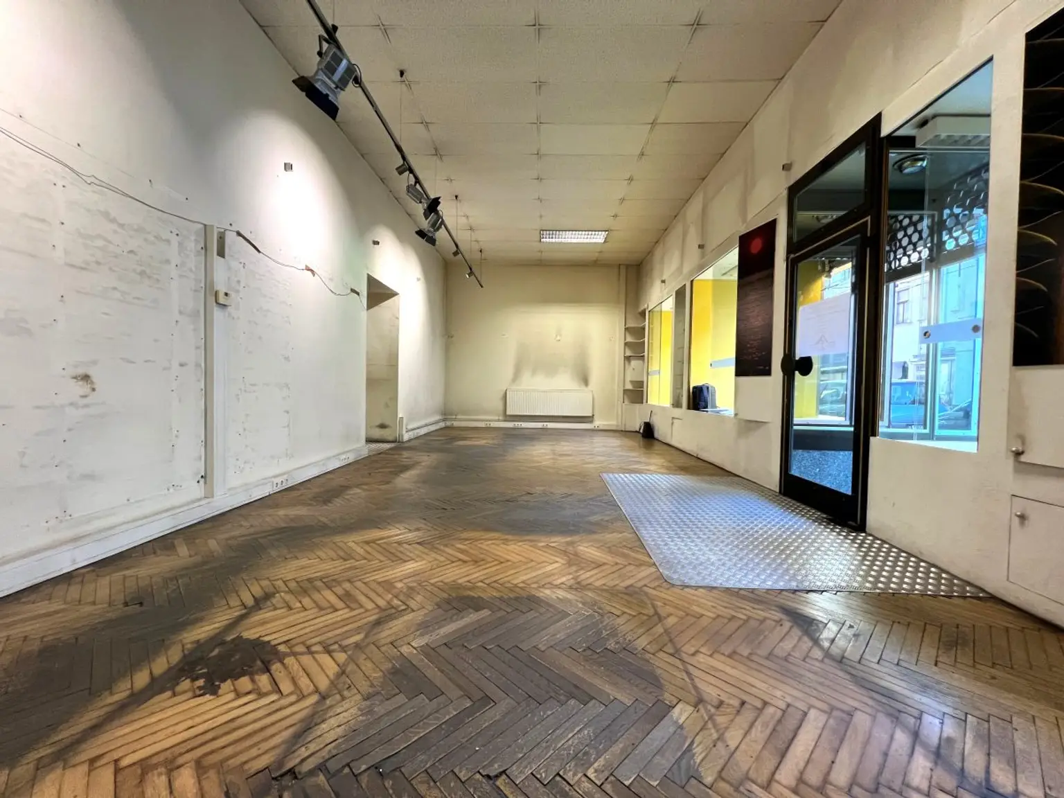 12 | LOKAL mit Auslagefront – Sichtbarkeit garantiert - 1070 WIEN | Prima Service Immobilien