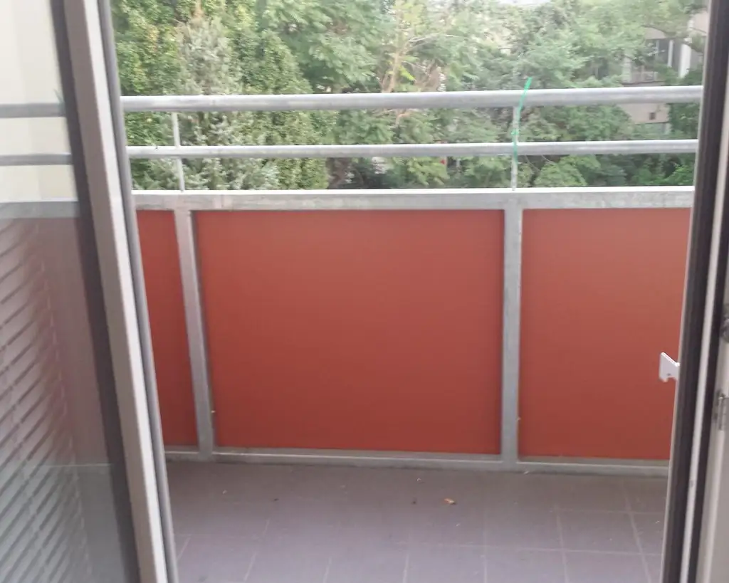 PRIVATVERKAUF: 1190 Wien/bei Nussdorf, Donauinsel: Entzückende Garconniere im 3. Stock mit Balkon