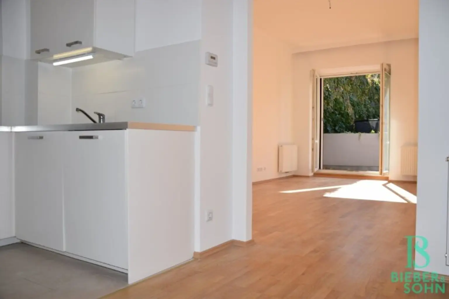 Mitten im 5.! Westterrasse - Top renovierte, große, sonnige Wohnung - Ruhelage