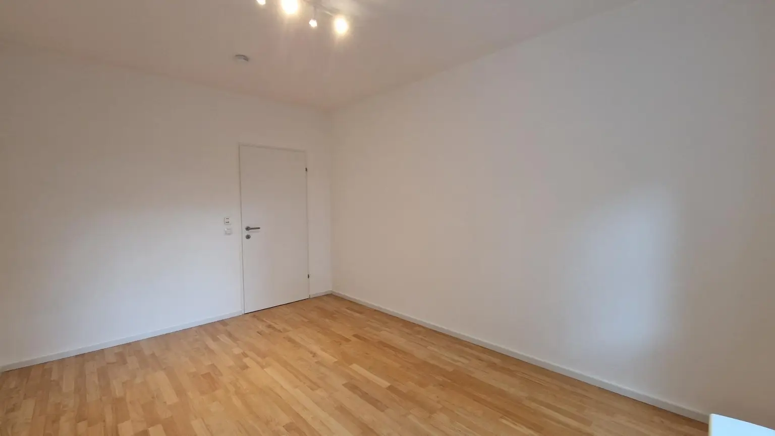 Modernisierte 2-Zimmer-Wohnung mit Loggia in begehrter Lage