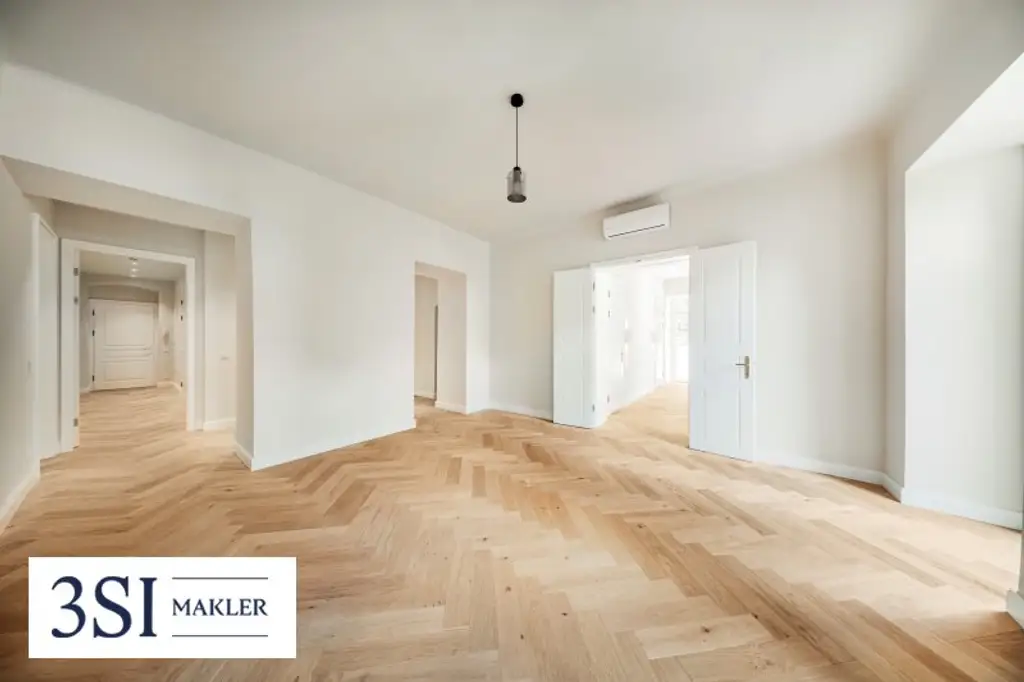 Wohnen beim Schloss Belvedere: Erstbezug im Stilaltbau mit 2 Balkonen und Klimaanlage!