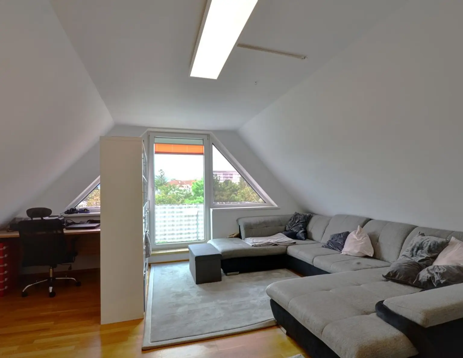Dachgeschosswohnung mit Balkon, Garten, Lift und Tiefgaragenplatz - vermietet bis Ende 2026
