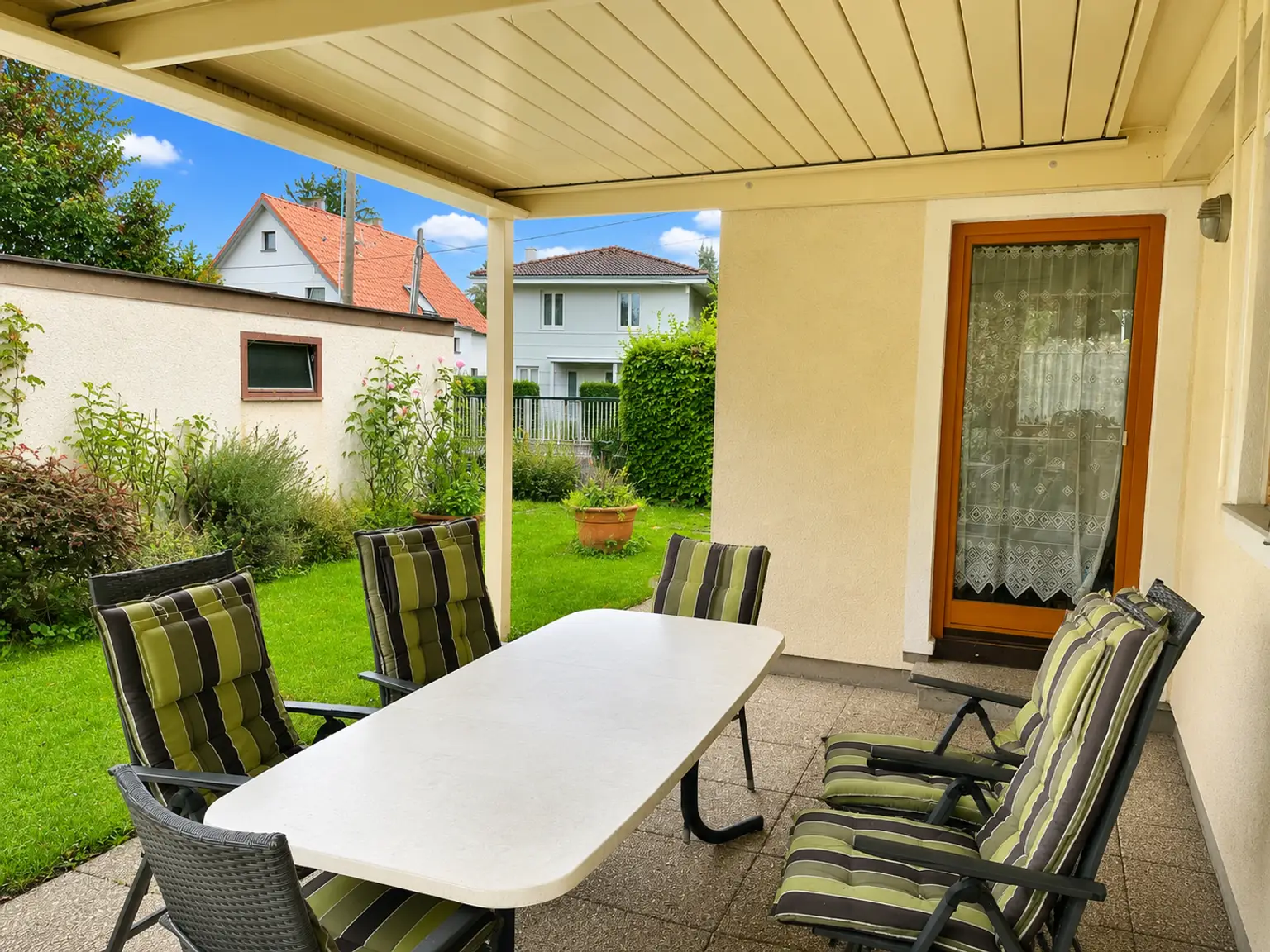 Überdachte Terrasse