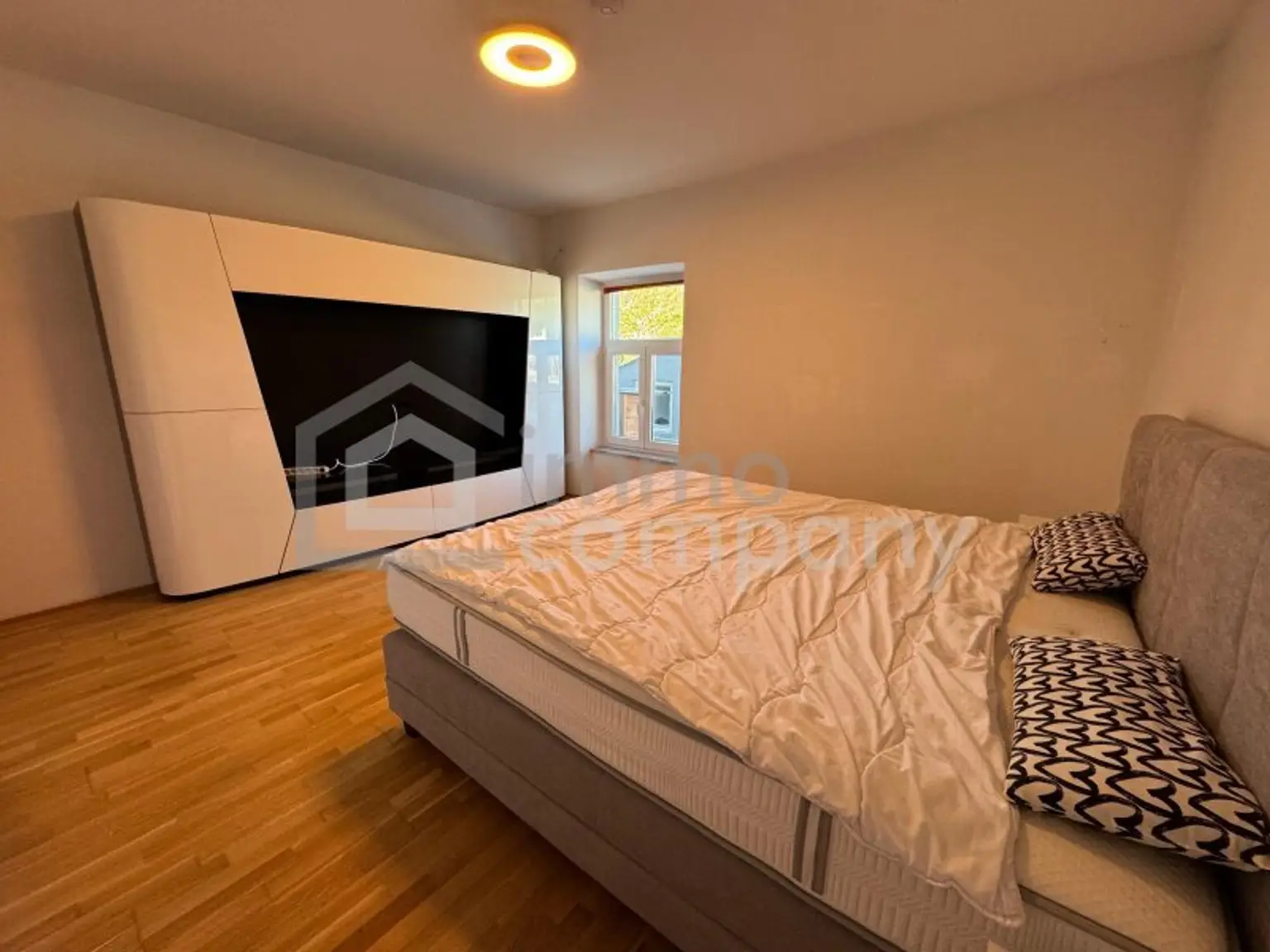 Großzügige 6-Zimmer-Altbauwohnung • 123 m² • Terrasse & Balkone