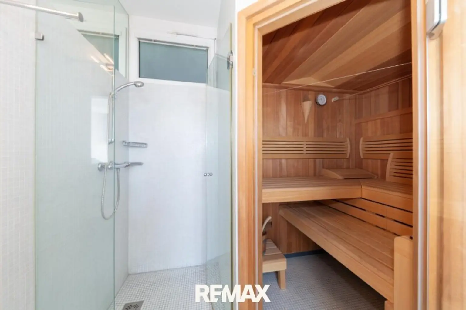 Bad mit Sauna