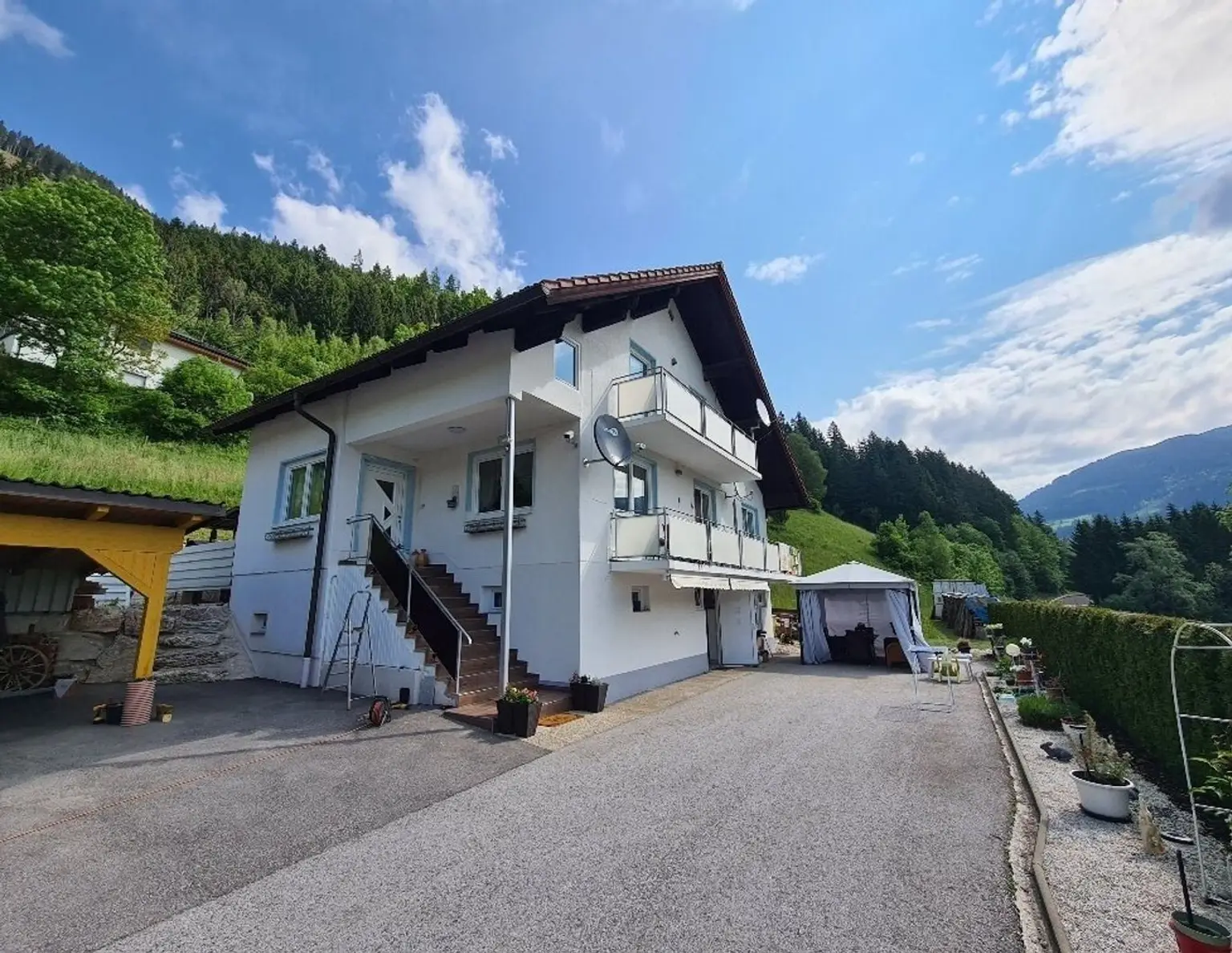 Wohnhaus mit eigener Wasserquelle!