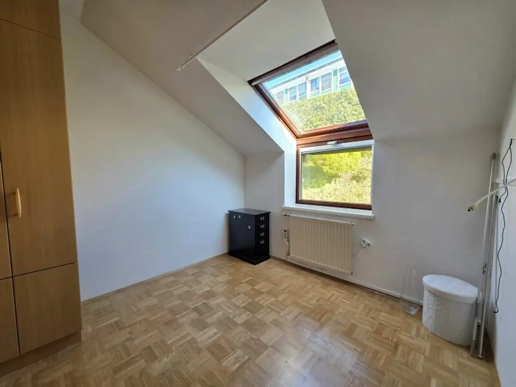 Ruhige 4-Zimmer-Wohnung mit Terrasse und Aussicht!