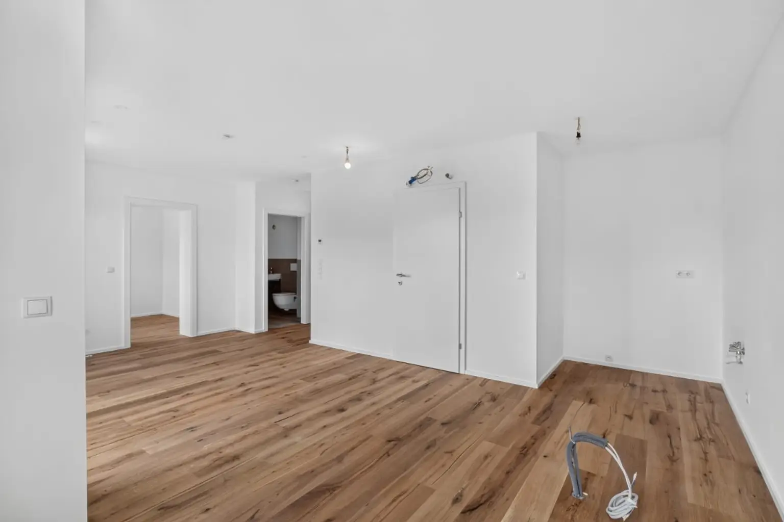 C | THE GREEN 15  ++ ZWEI Zimmer mit BALKON | Prima Service Immobilien