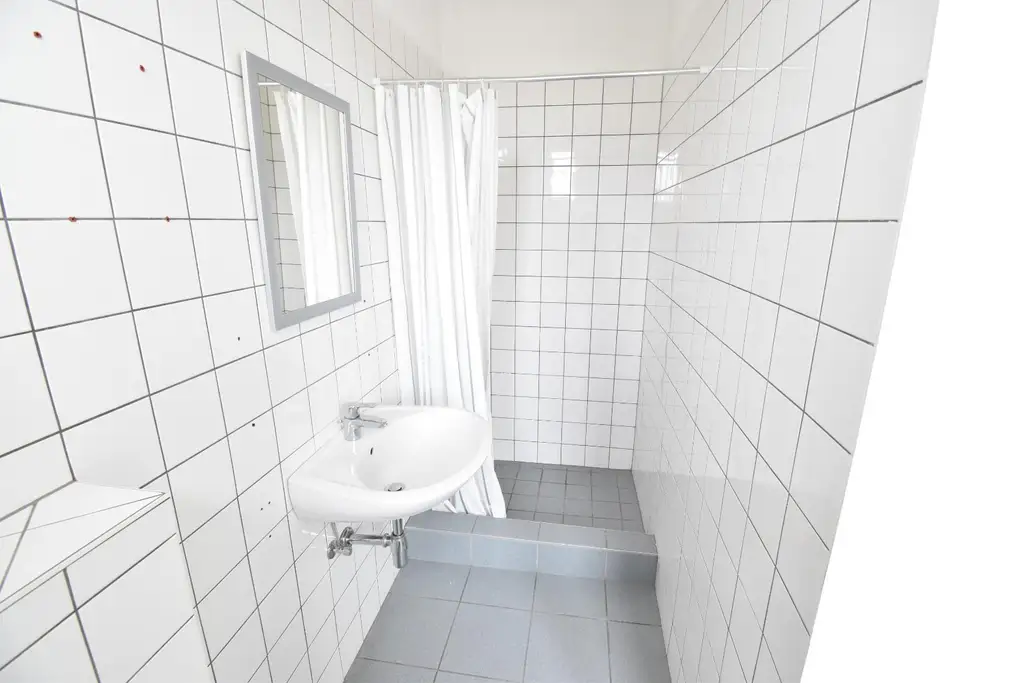 3 Bürohäuser, 38 Parkplätze in Toplage, hochfrequentiert, beste Infrastruktur