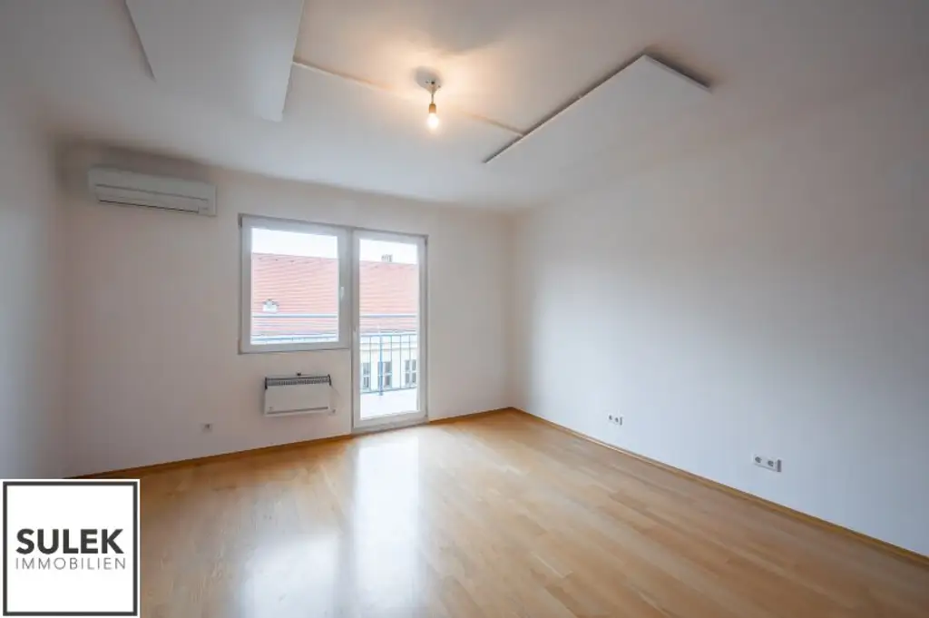 Single-Dachgeschoss-Wohnung mit Terrasse  in Bestlage des 9. Bezirks!