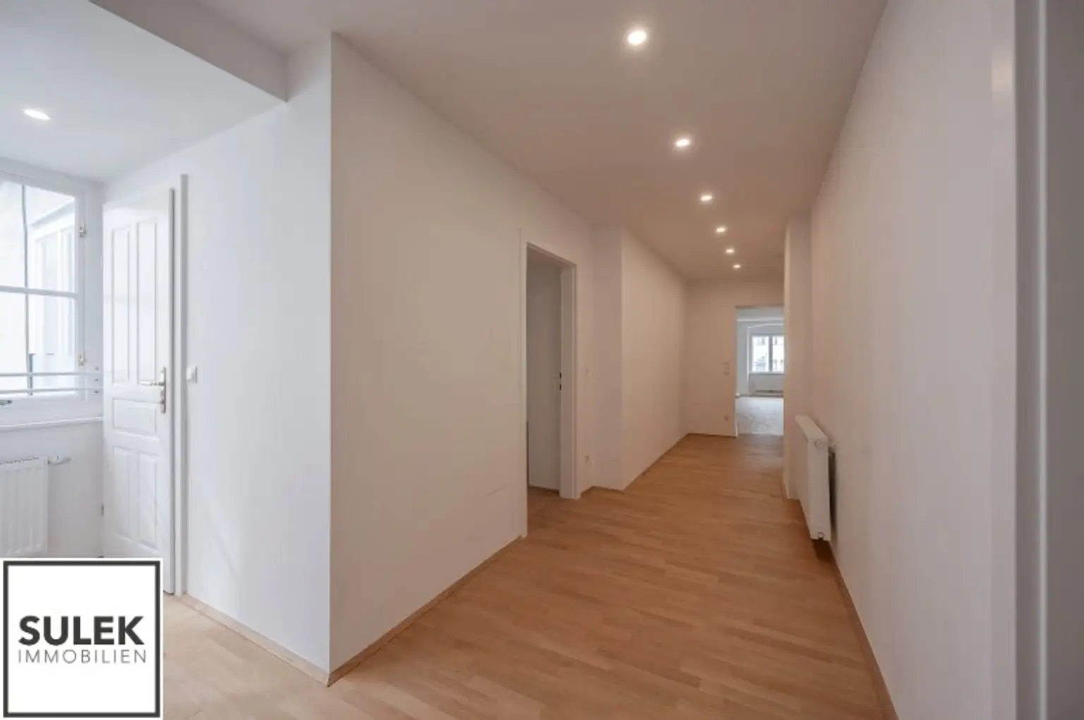VIDEO-TOUR: traumhafte 3 Zimmer DG-Wohnung mit großem Wohnsalon in Bestlage * mit Blick zum Stephansdom *