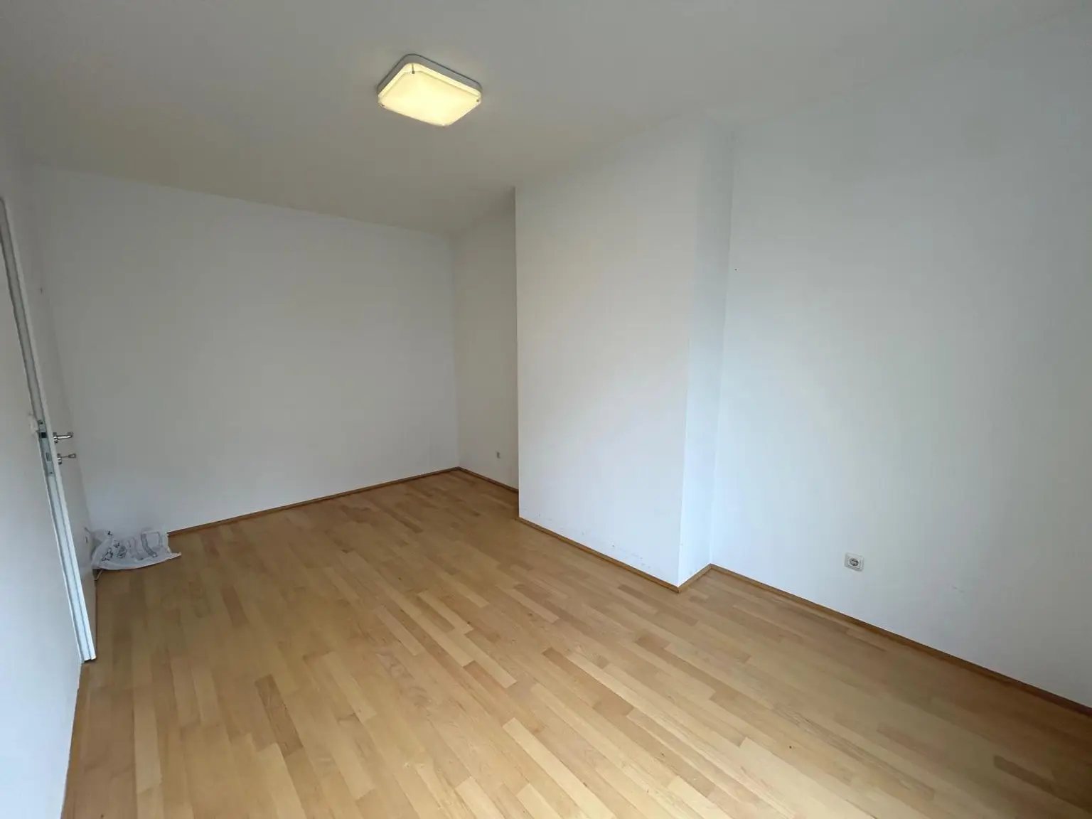 Wunderschöne 2-Zimmer-Wohnung mit herrlicher Terrasse - 
in guter Lage des 8. Bezirks!