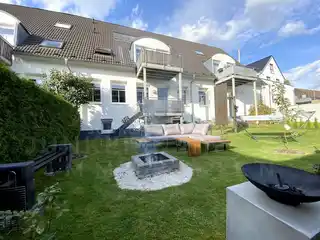 Hausansicht aus dem Garten