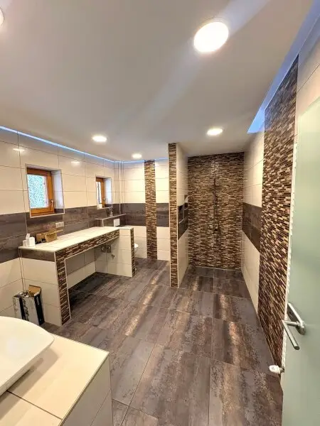 Badezimmer - EG - Haus - Obertöllern - Kaufen