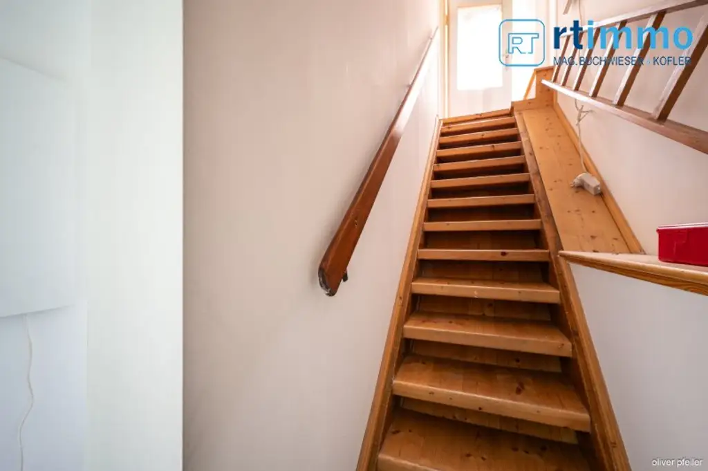 SELTENE GELEGENHEIT AM FUSSE DES KAHLENBERGS: Haus mit 835 qm Eigengrund zu kaufen + ca. 2500 qm anschließenden, sehr günstigen Pachtgrund zu übernehmen!