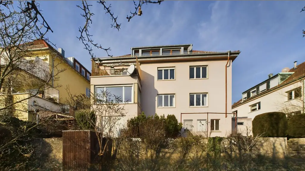 WG möglich! 4 Zi. Whg., sehr gute Lage, S-West, Garten, Balkon, Stellplatz, Garage, tolle Aussicht!