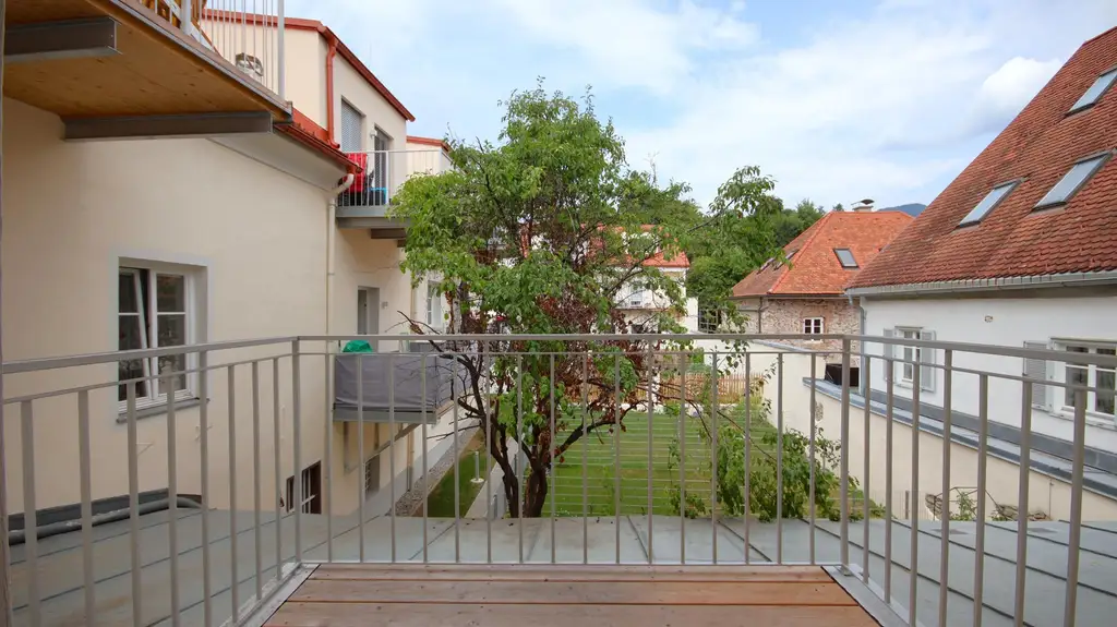 Erstbezug nach umfassender Sanierung: Sonnige Altbauwohnung am Hauptplatz Frohnleiten