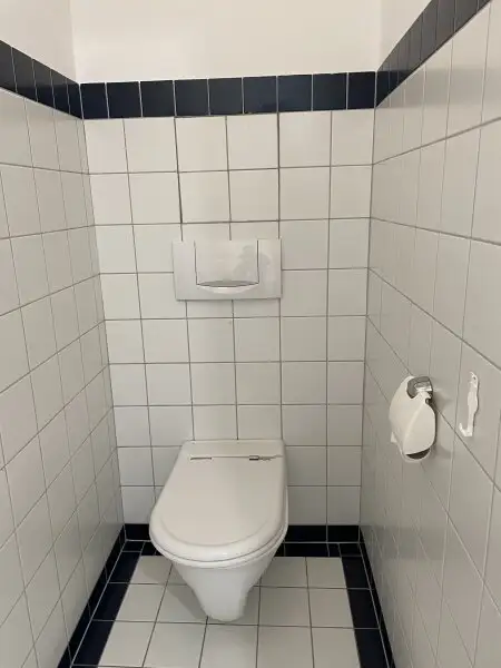 3 Zimmer Wohnung mit Gemeinschaftsdachterrasse direkt beim Karlsplatz!