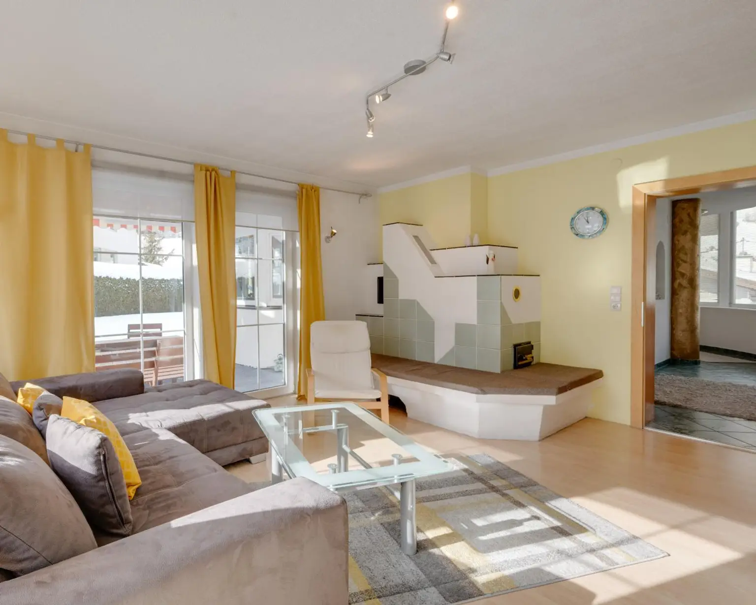 gemütlicher Kachelofen