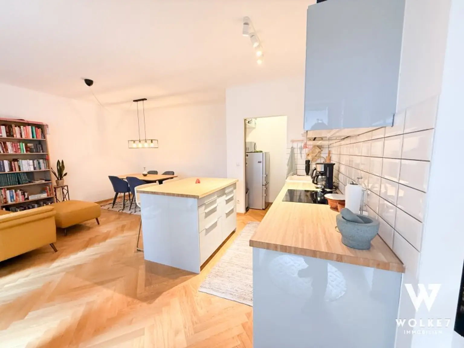 Charmante Maisonette-Wohnung mit Terrasse und Balkon in ruhiger Innenhoflage
