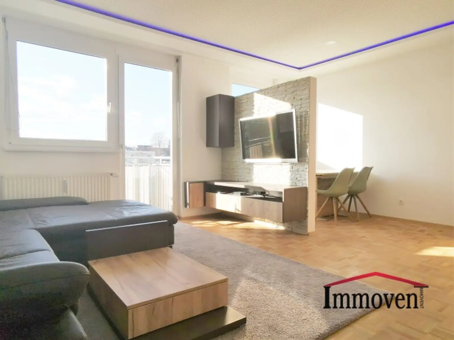 Koffer packen, Bett mitnehmen und fertig - Fernseher und Kaffemaschine sind schon da!