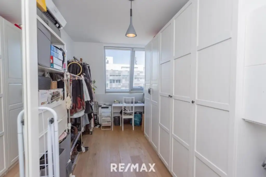 Herrliche DG-Maisonette mit 2 Hof-Terrassen bei der Volksoper, Währinger Straße