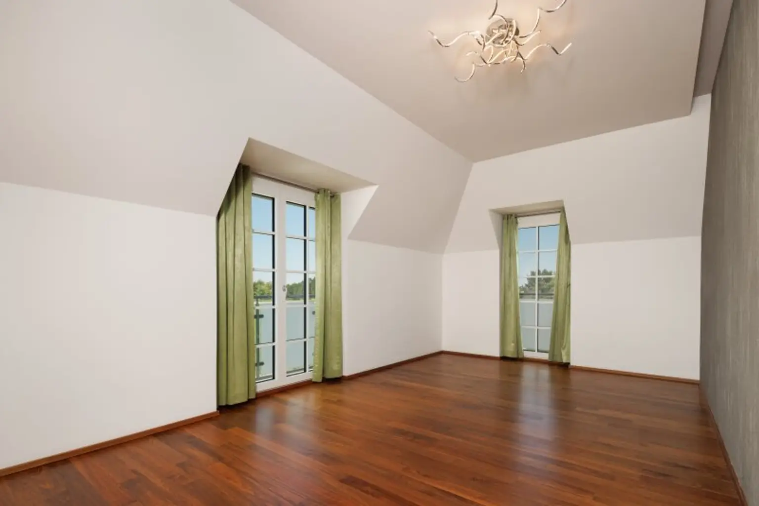 LUXUS VILLA mit Innenpool und Weinkeller im Golfclub Fontana