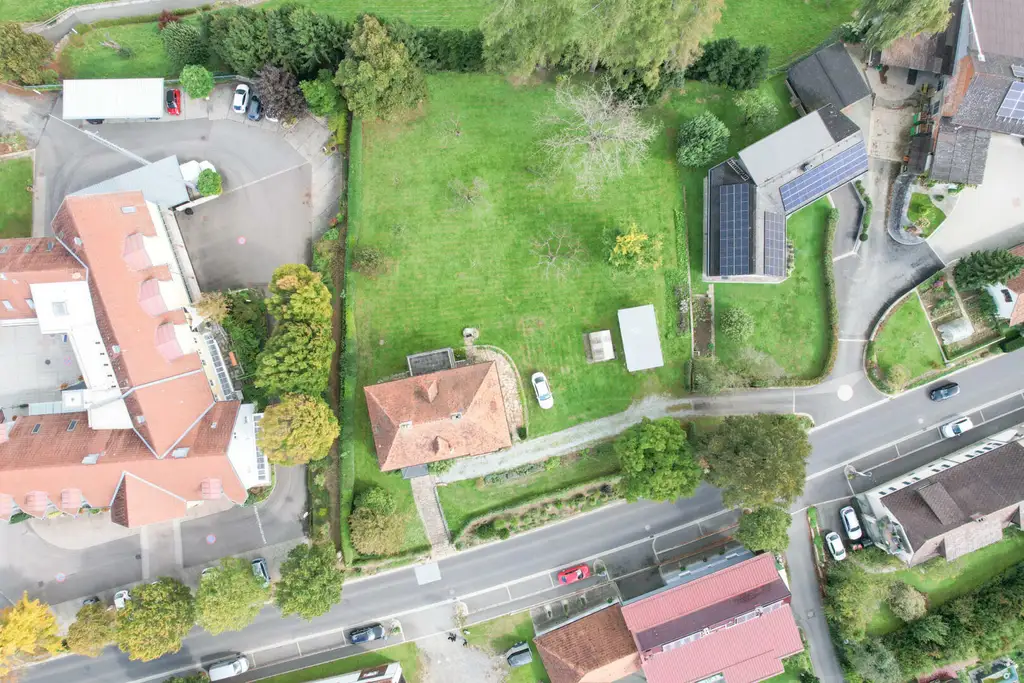 Ein Anwesen voller Möglichkeiten – großzügiges Haus mit Traumgrundstück