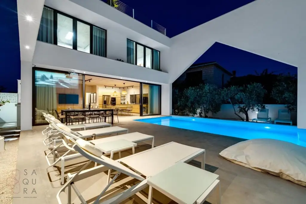 Amazing New Villa auf der Insel Brač – Mediterraner Luxus direkt am Meer