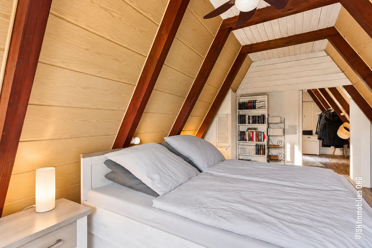 Schlafzimmer DG
