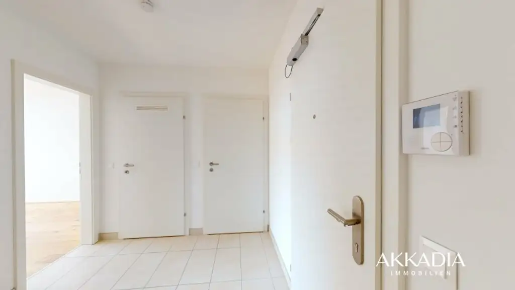Moderne Dachgeschosswohnung, klimatisiert und gut geschnitten