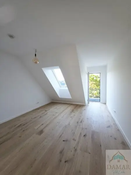 Den Arbeitsalltag im eigenen Whirlpool auf der riesigen Dachterrasse vergessen und die Seele baumeln lassen!