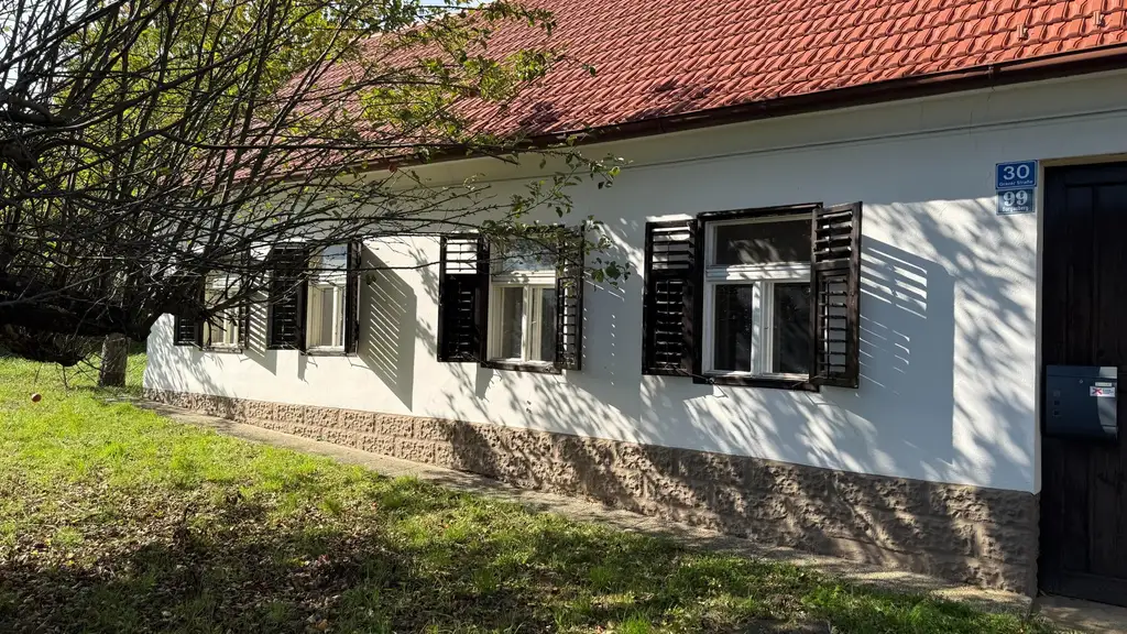 Rarität "Vierkanter" direkt neben dem Golfplatz