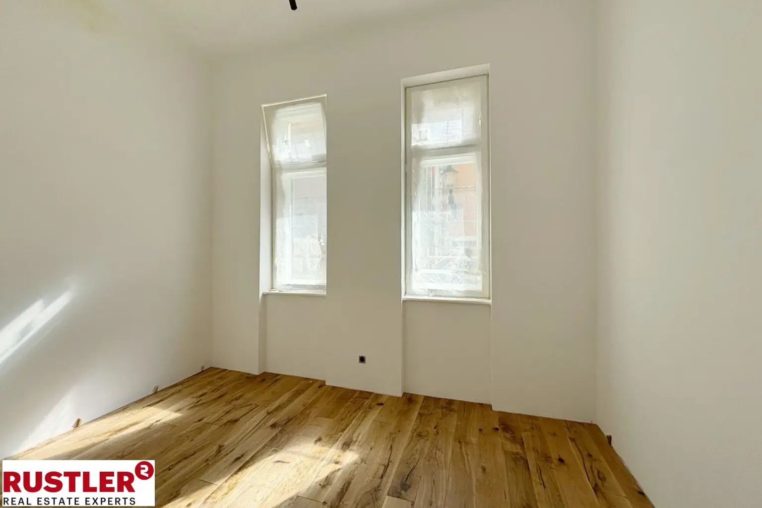 Wohnen oder Arbeiten – diese stilvolle Altbauwohnung bietet Beides!