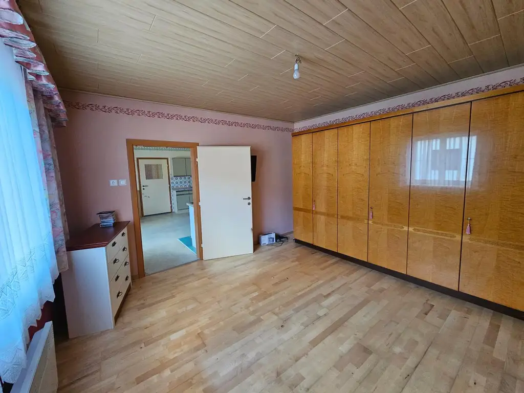 Gepflegtes Haus mit Stadel und Nebenräumen