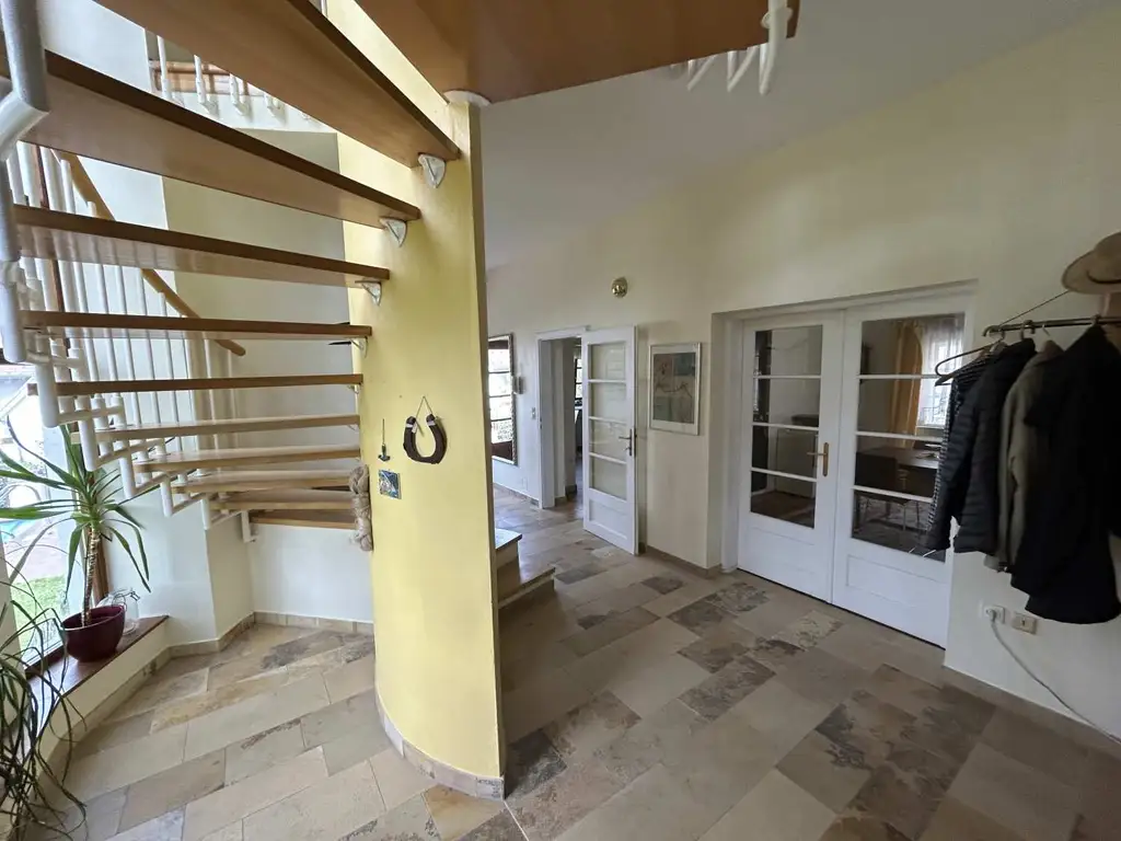 Einfamilien-Villa mit traumhaftem Naturgarten in begehrter Perchtoldsdorfer Lage!