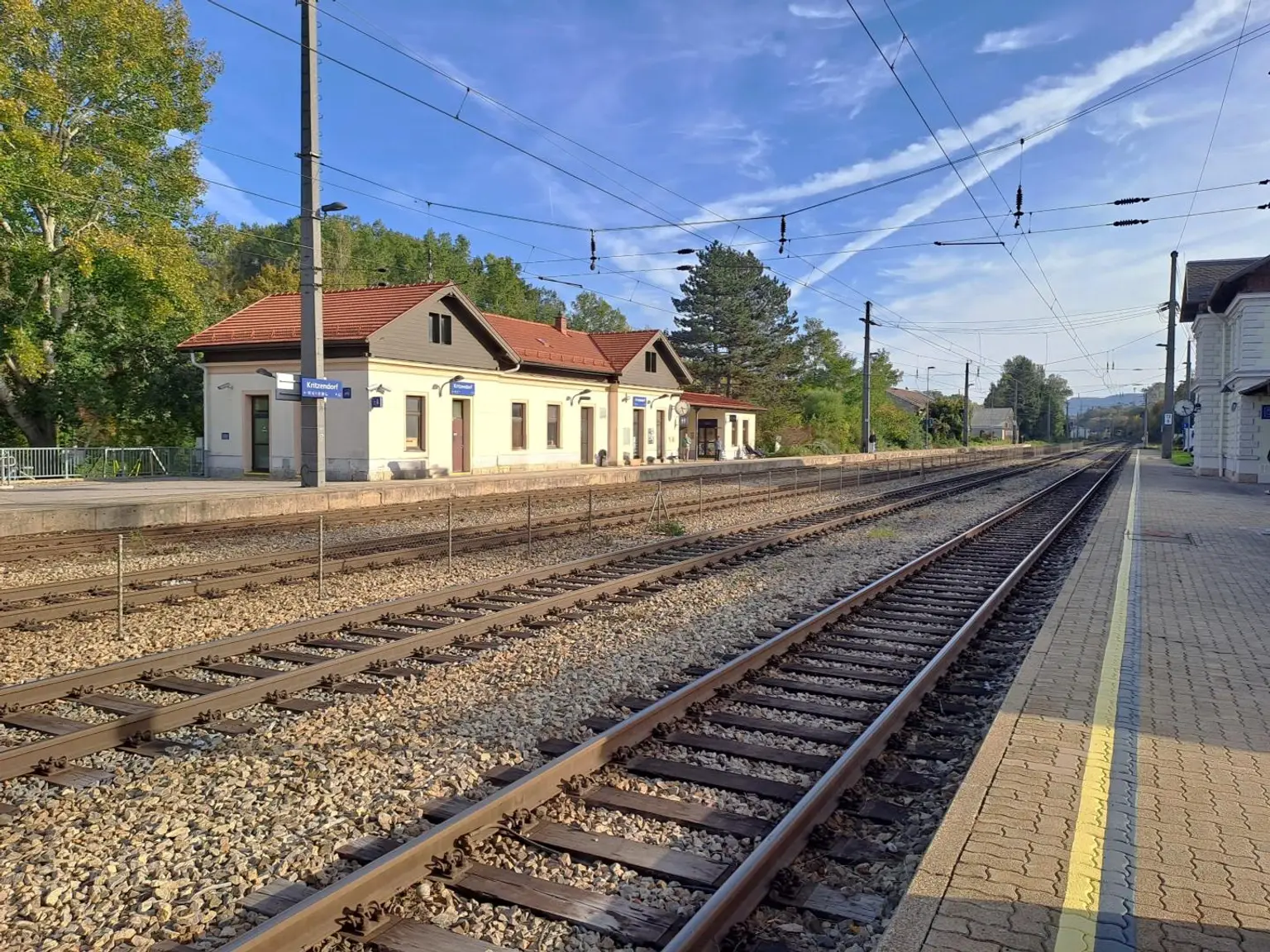 GESCHÄFTSLOKAL MIT VIELEN NUTZUNGSMÖGLICHKEITEN IN ZENTRALER LAGE