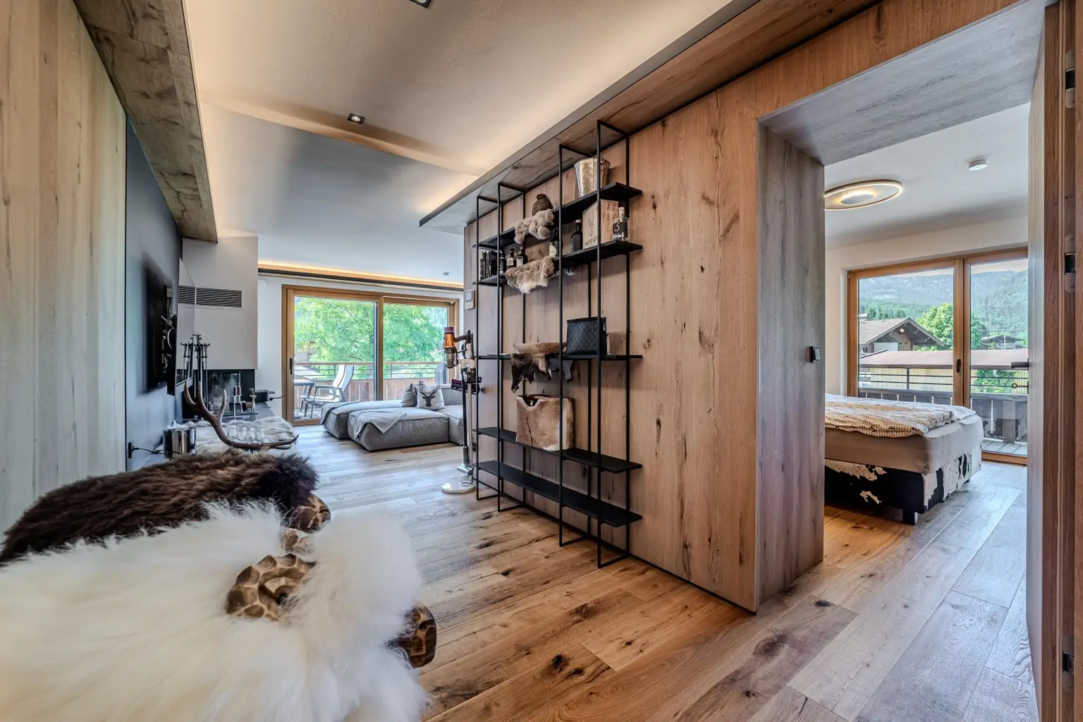 Blick Wohnen/Essen/Kochen und Masterzimmer