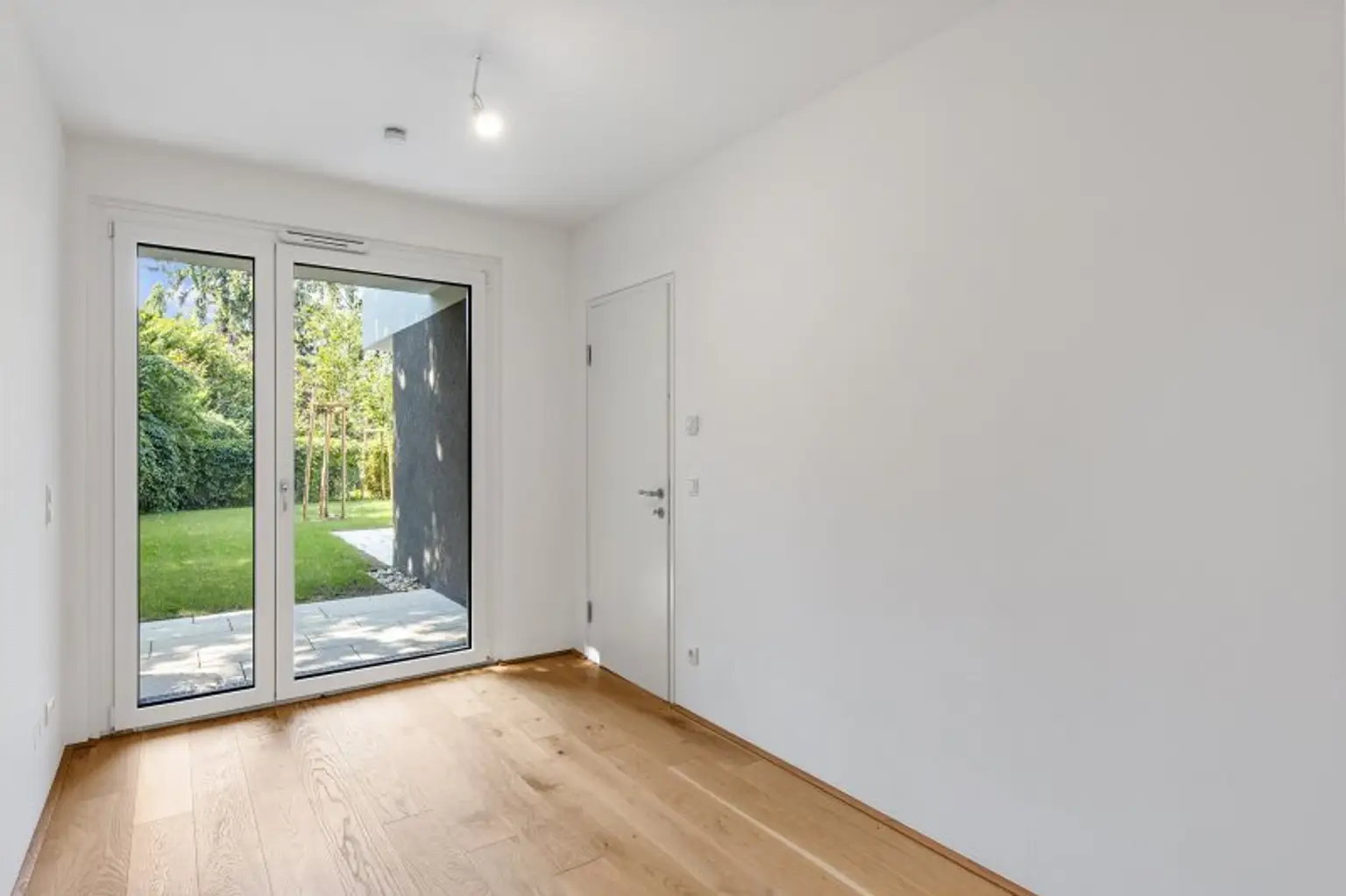 floé 225 - letzte freie Gartenwohnung: 3 Zimmerwohnung mit 3 Terrassen und 179m2 Eigengarten