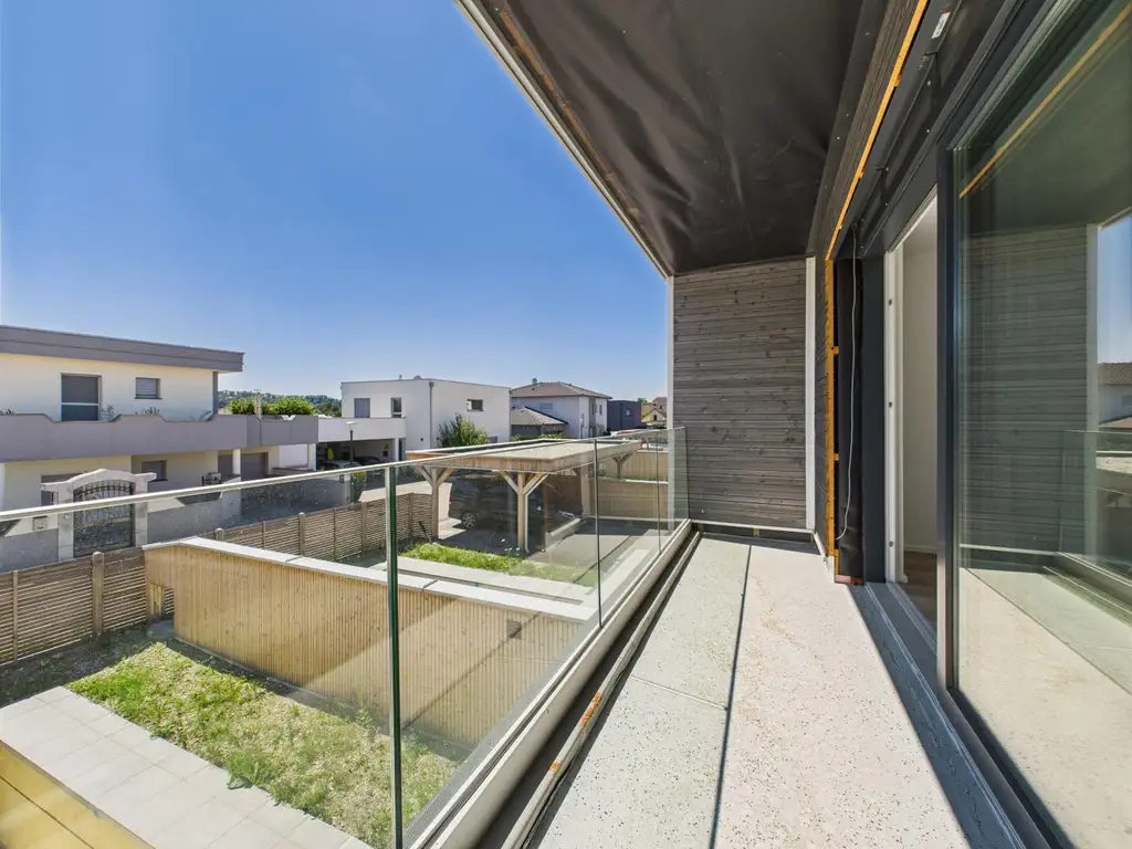 Wels-West: Luxuriöse Doppelhaushälfte mit Salzwasserpool, smarter Hausechnik & 149 m² Wohnfläche