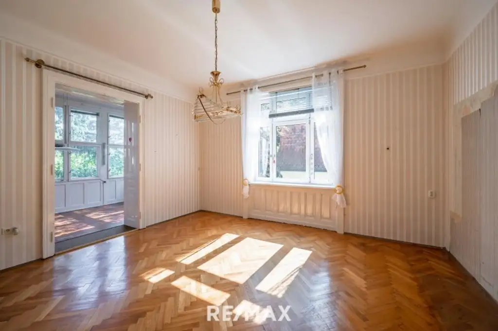 WOHNUNG IN ALTBAU-VILLA | EIGENGARTEN | SANIERUNGSBEDÜRFTIGES JUWEL