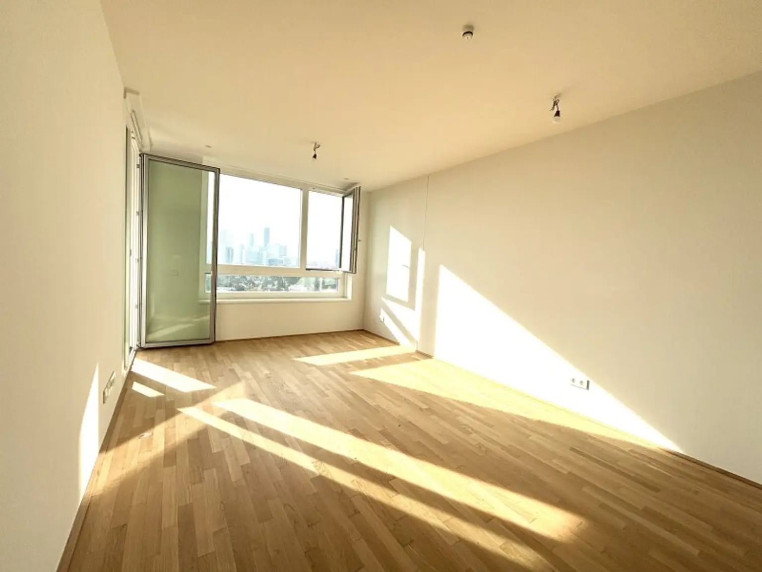 U-Bahn-Station U1 Kagran I Moderne Wohnung mit hochwertiger Ausstattung und Loggia I Donau Zentrum Nähe I Rooftop Pool I Sauna & Fitness