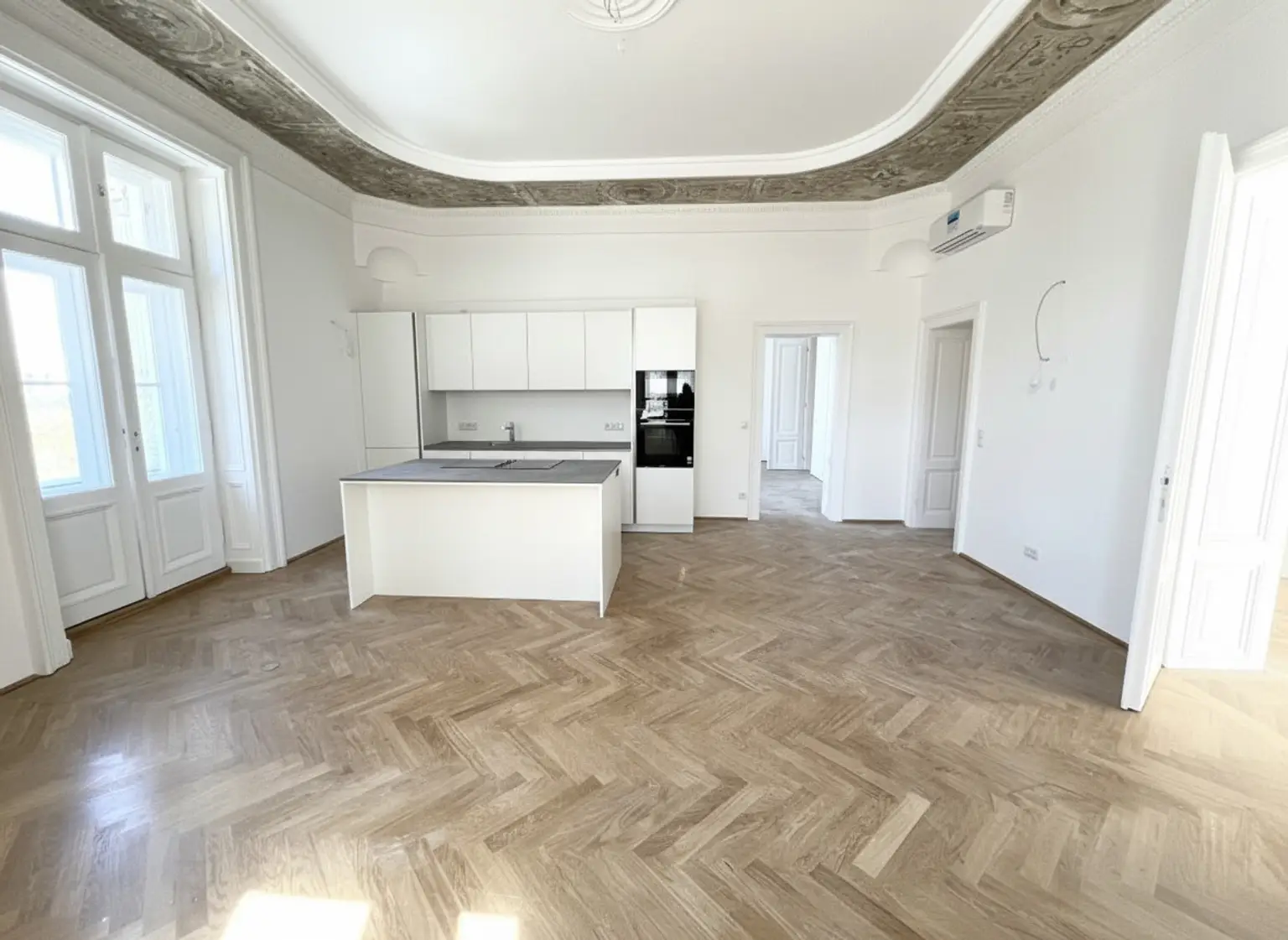 UNBEFRISTET und ERSTBEZUG: Prachtvolle, klimatisierte Wohnung in Top Lage / UNLIMITED and FIRST OCCUPANCY: Stunning, air-conditioned apartment