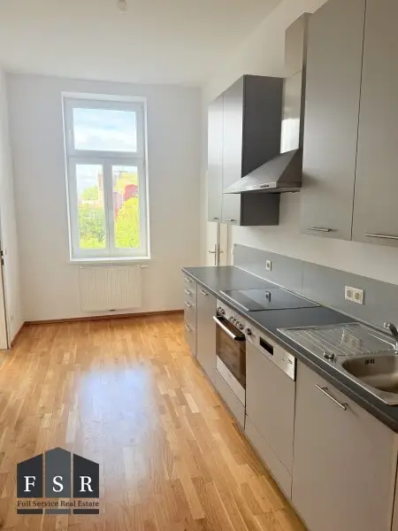 5-Zimmer-Altbauwohnung mit Balkon, lichtdurchflutet und ruhig in guter Lage des 5. Bezirks - zukünftige U-Bahnnähe